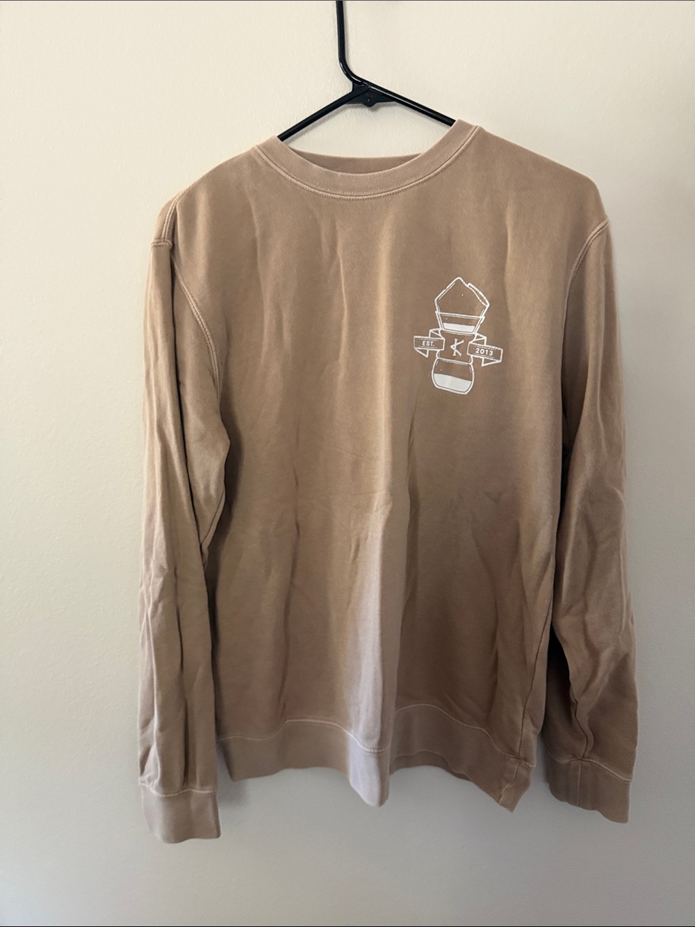 Men's Crewneck Sweatshirt in Light Brown with Chest Graphic